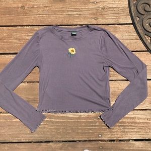 dark grey Wild Fable long sleeved crop top with sunflower